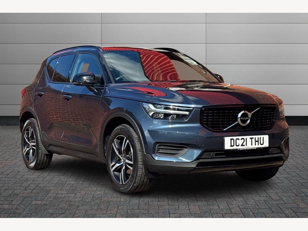 Main listing image - Volvo XC40