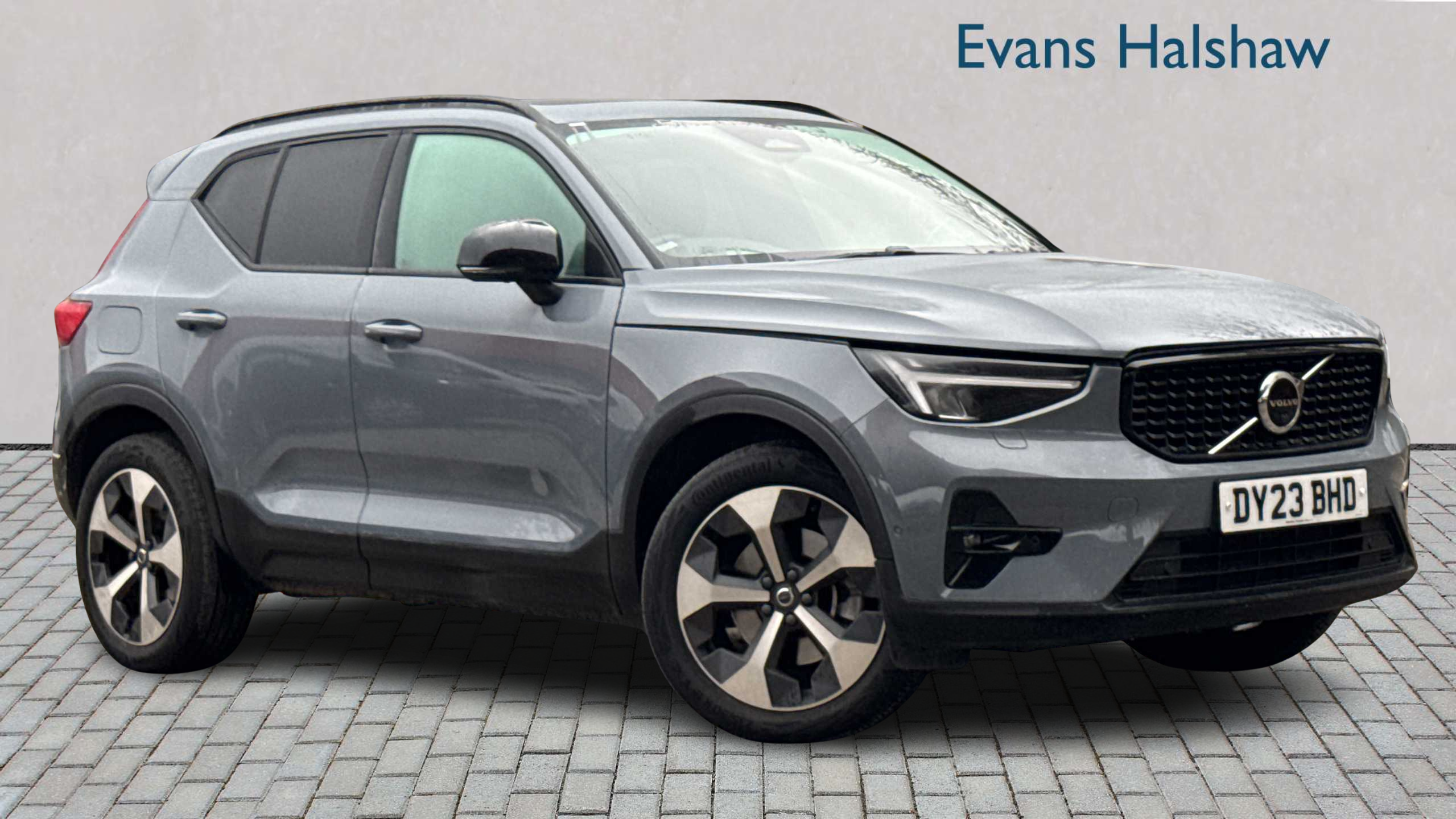 Main listing image - Volvo XC40