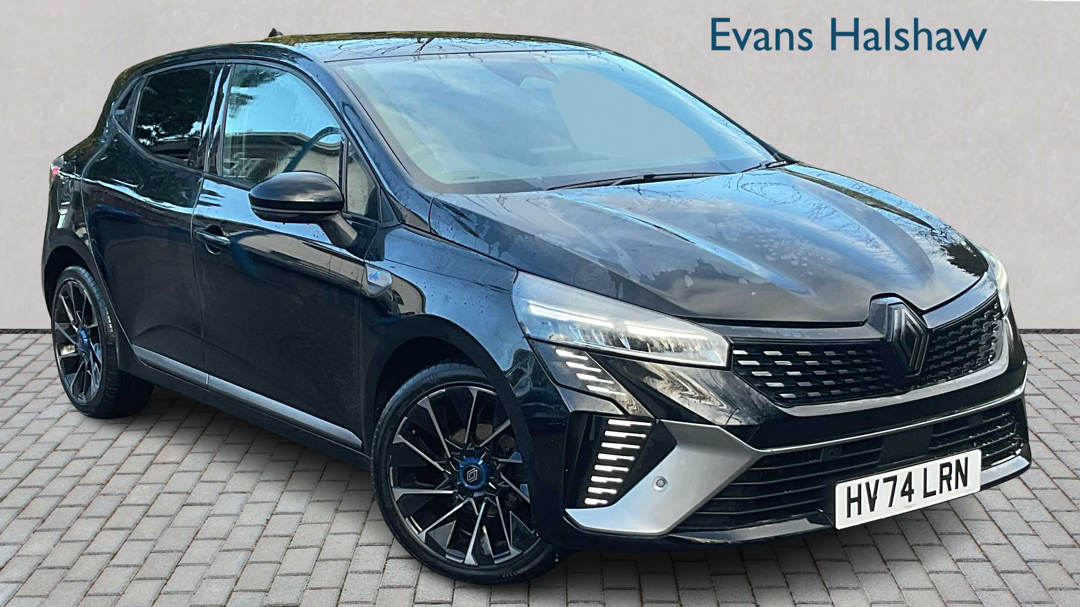 Main listing image - Renault Clio