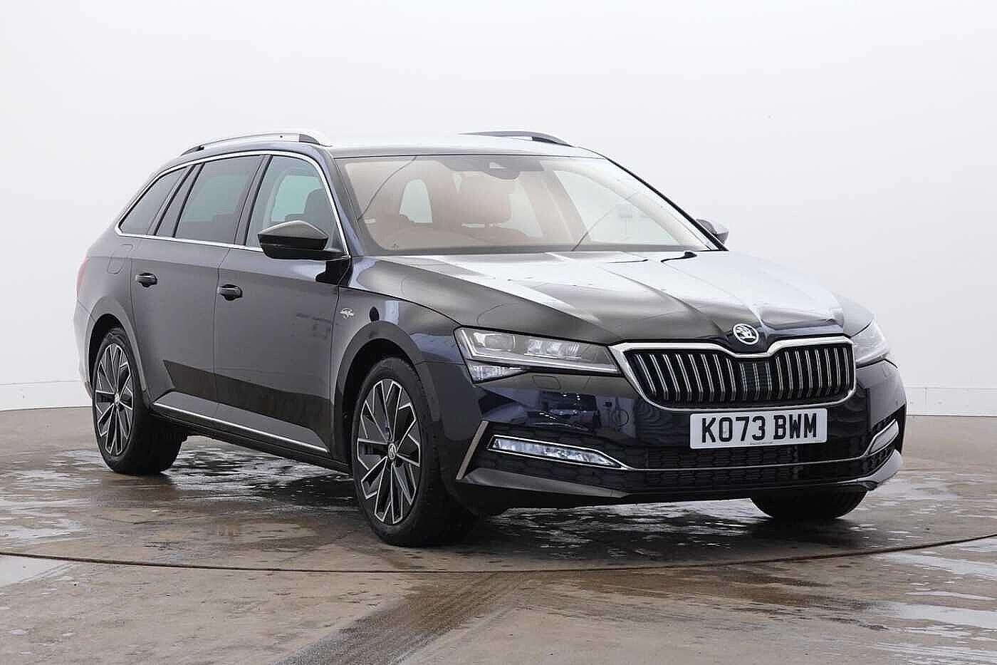 Main listing image - Skoda Superb Estate