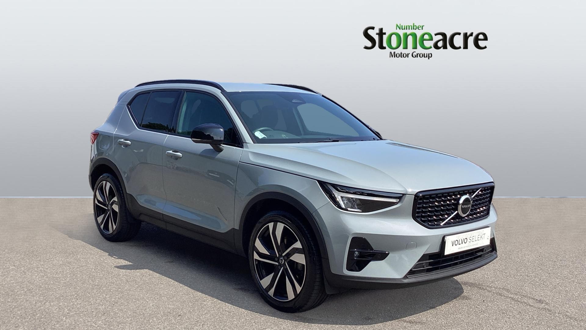 Main listing image - Volvo XC40