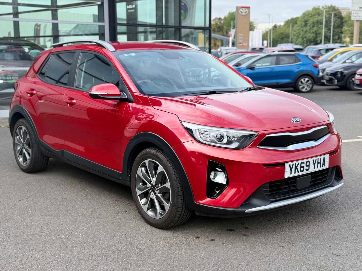 Main listing image - Kia Stonic