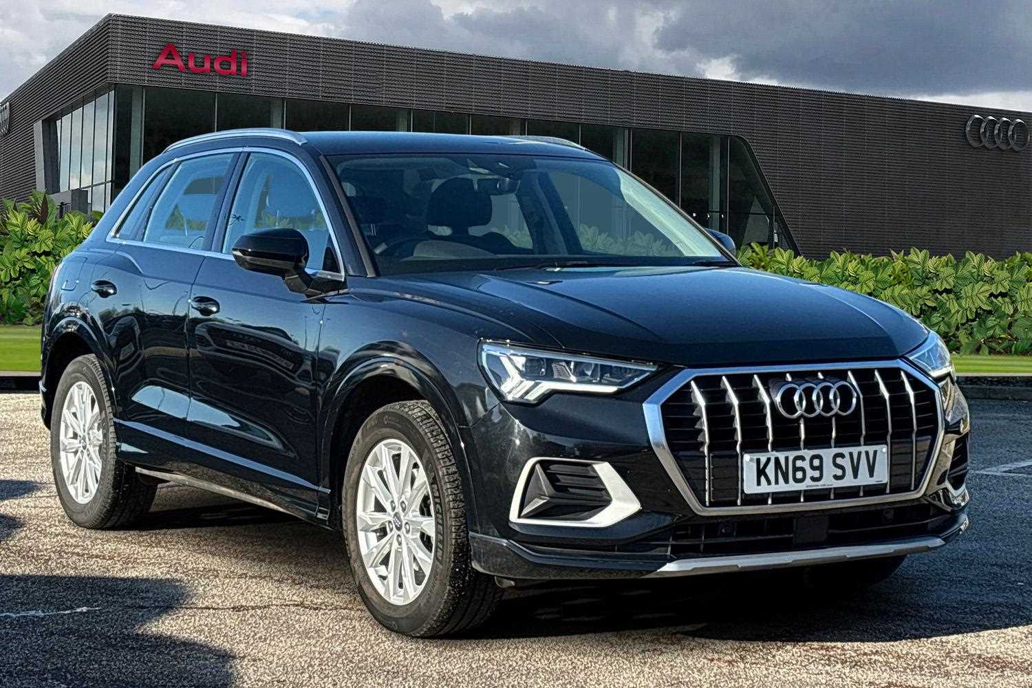 Main listing image - Audi Q3