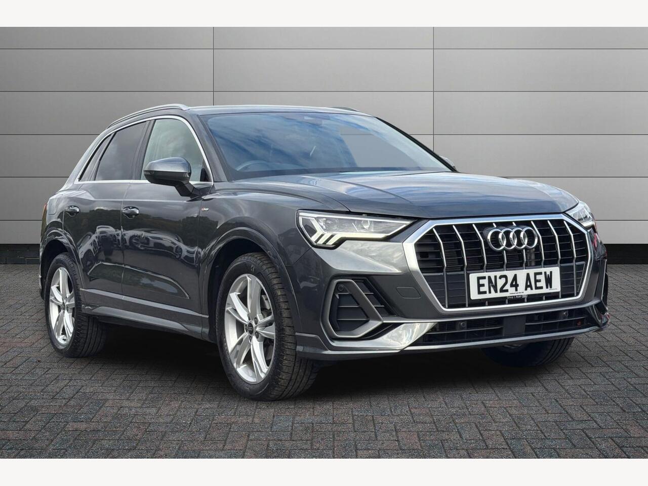 Main listing image - Audi Q3