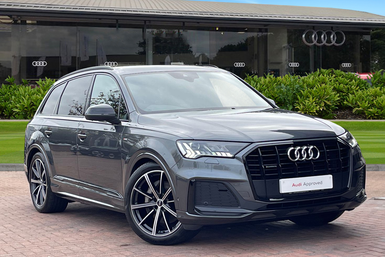 Main listing image - Audi Q7