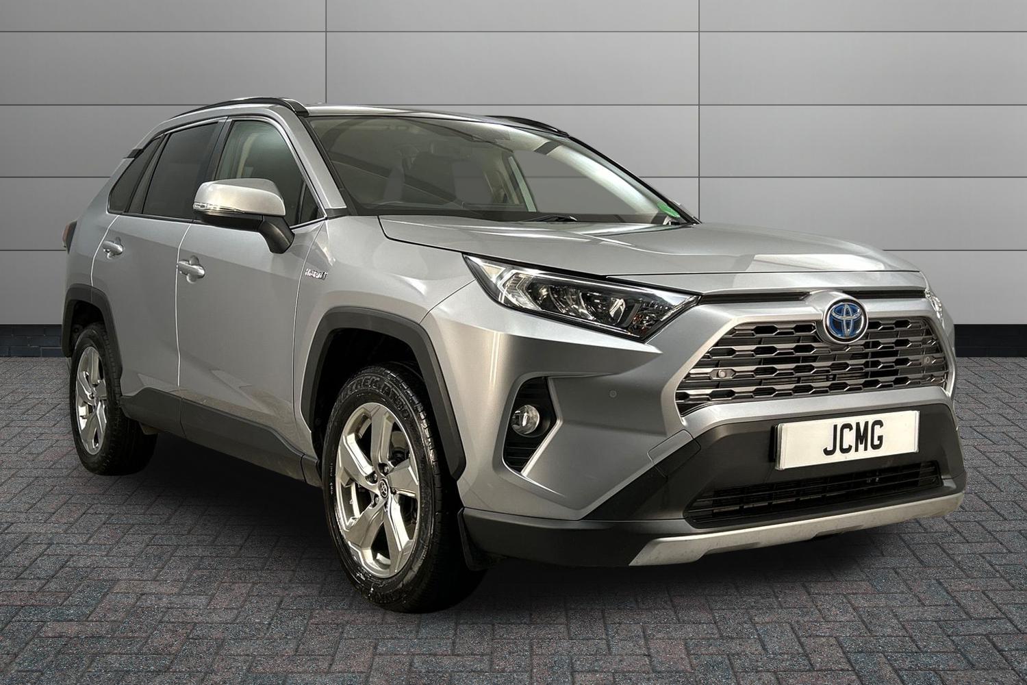 Main listing image - Toyota RAV4