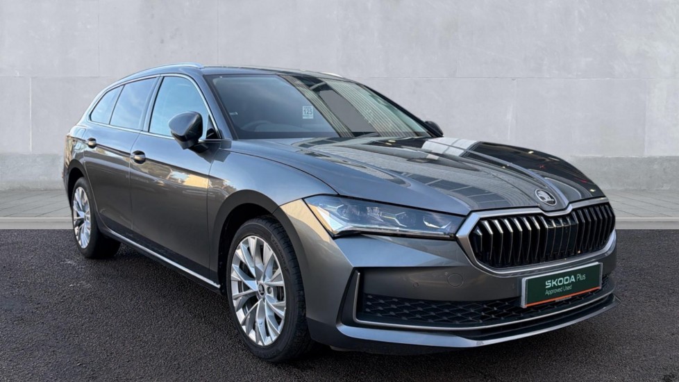 Main listing image - Skoda Superb Estate