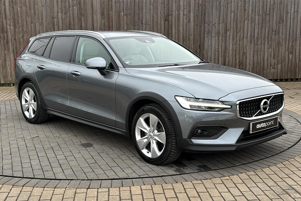 Main listing image - Volvo V60 Cross Country