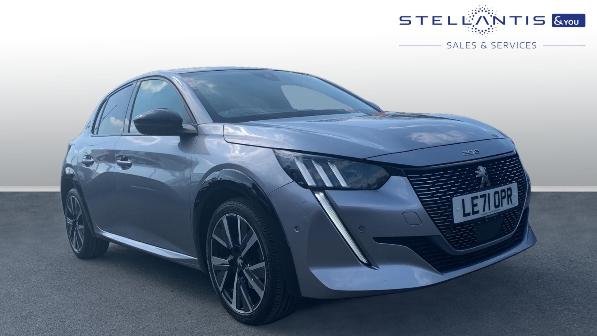 Main listing image - Peugeot 208