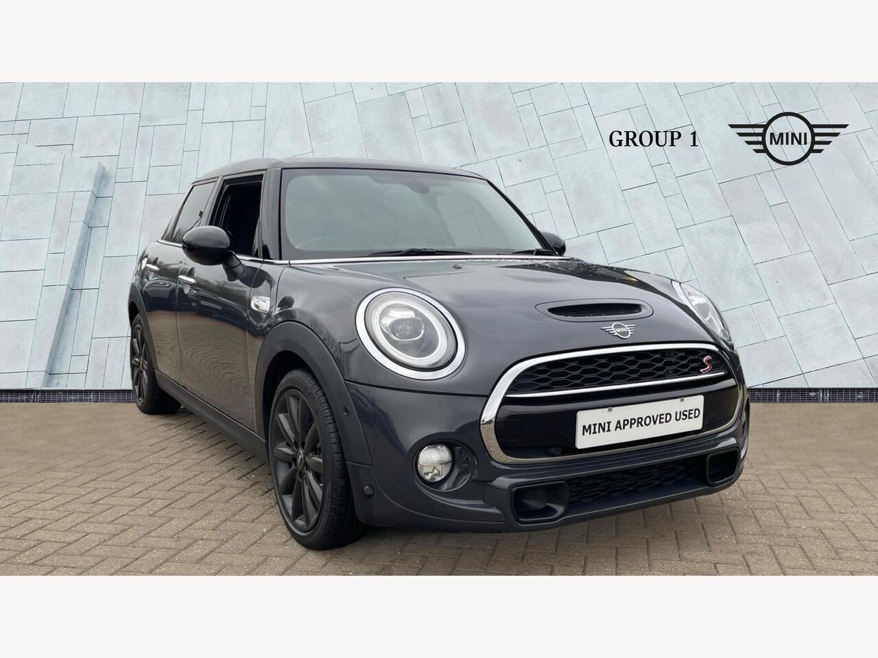 Main listing image - MINI Hatchback 5dr