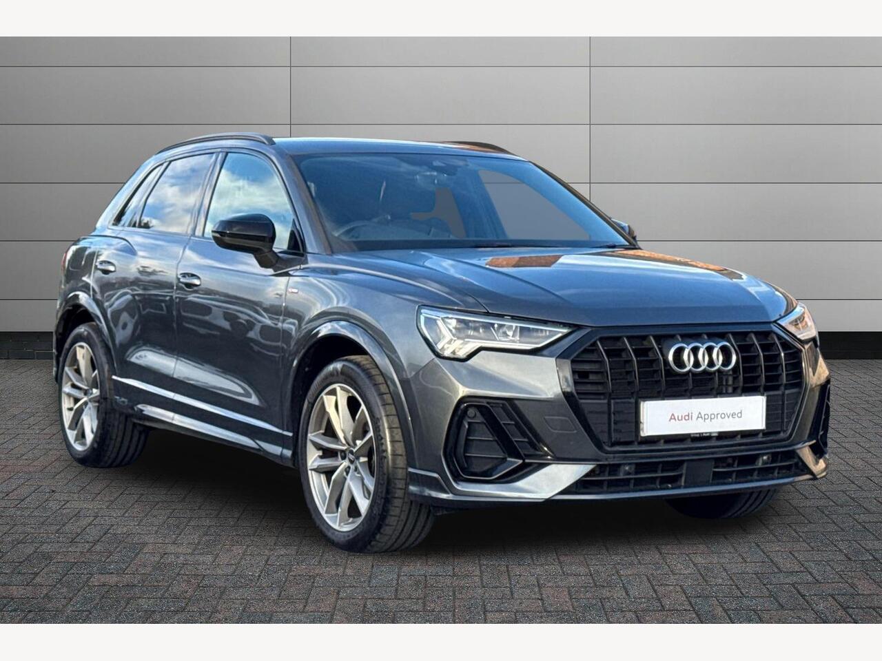 Main listing image - Audi Q3