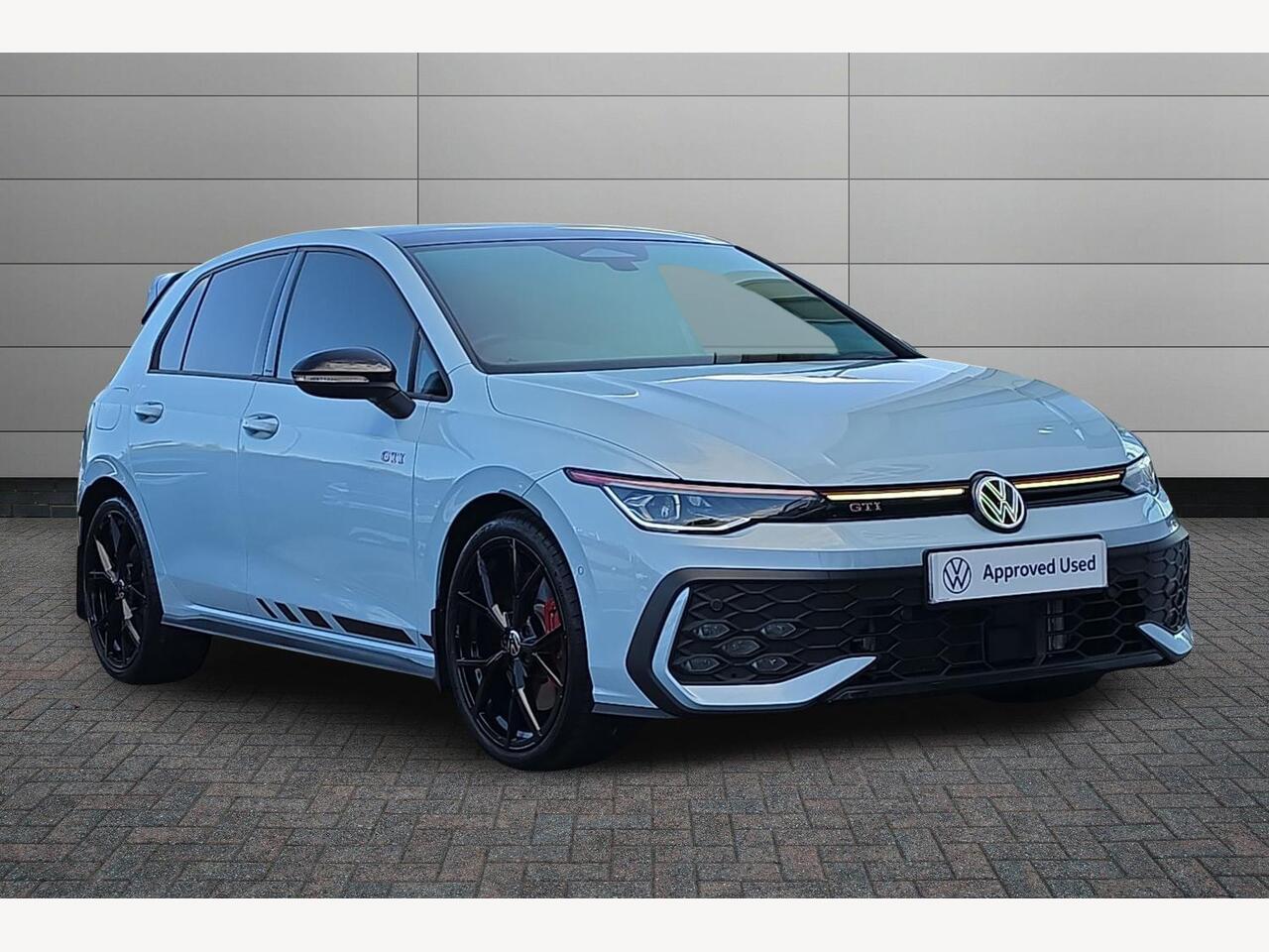 Main listing image - Volkswagen Golf