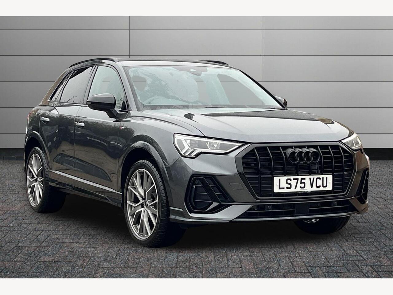 Main listing image - Audi Q3