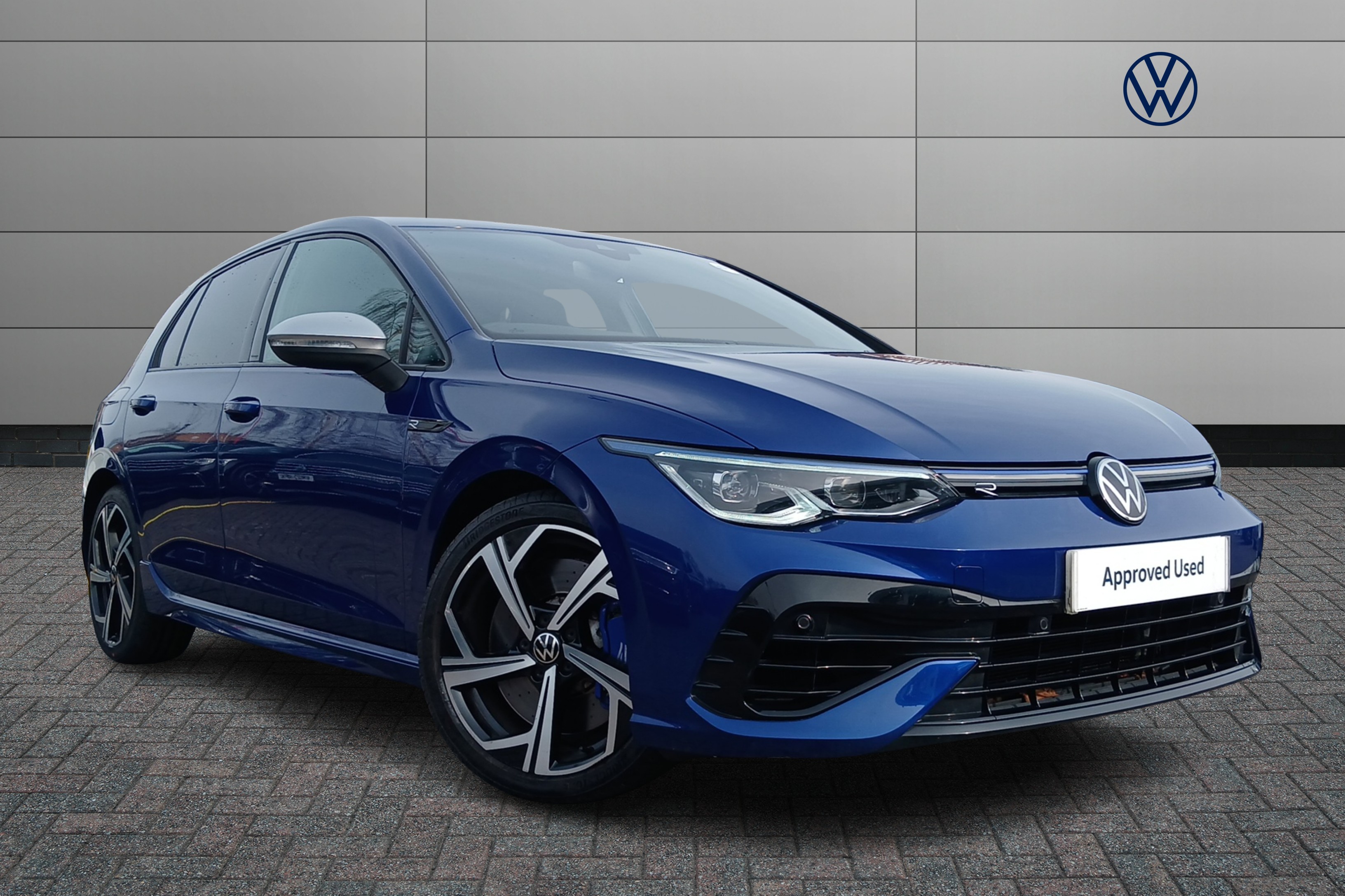 Main listing image - Volkswagen Golf R