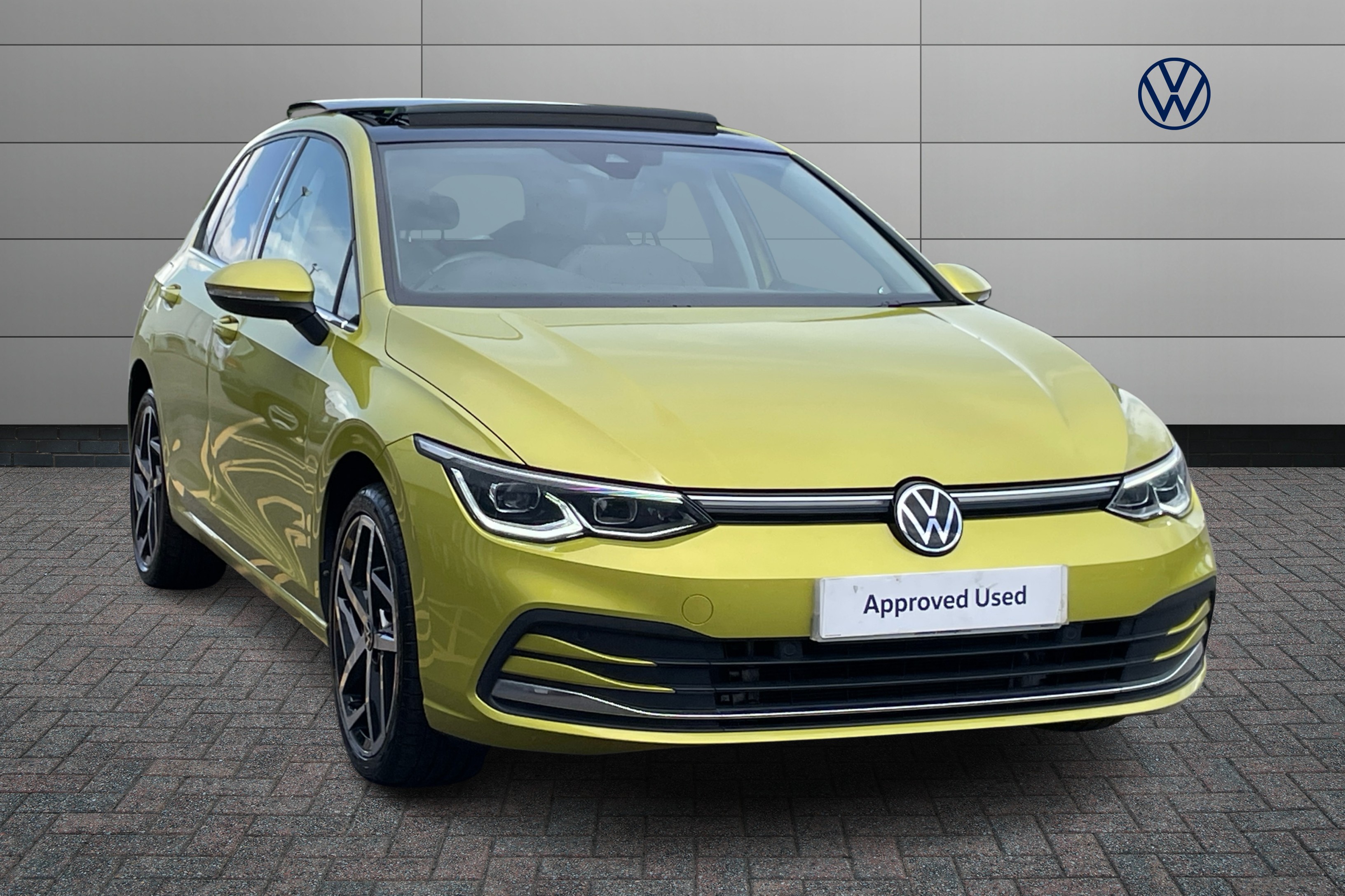 Main listing image - Volkswagen Golf