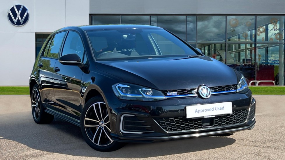 Main listing image - Volkswagen Golf