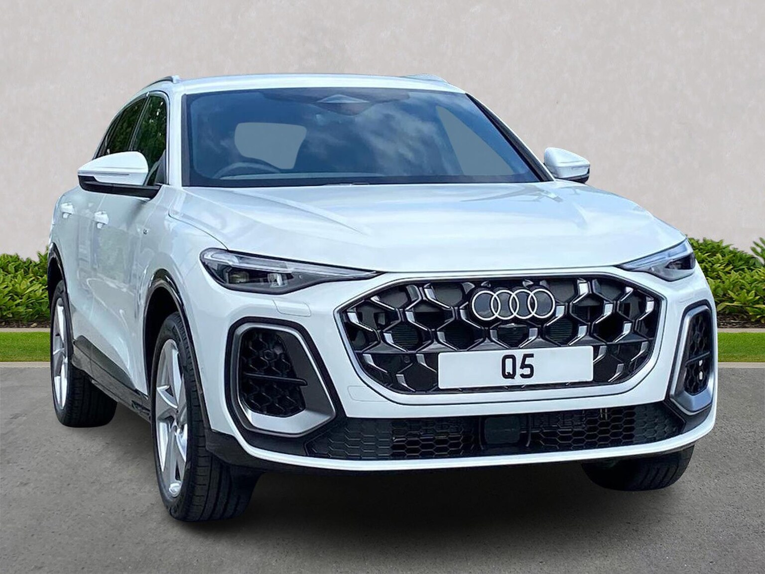 Main listing image - Audi Q5