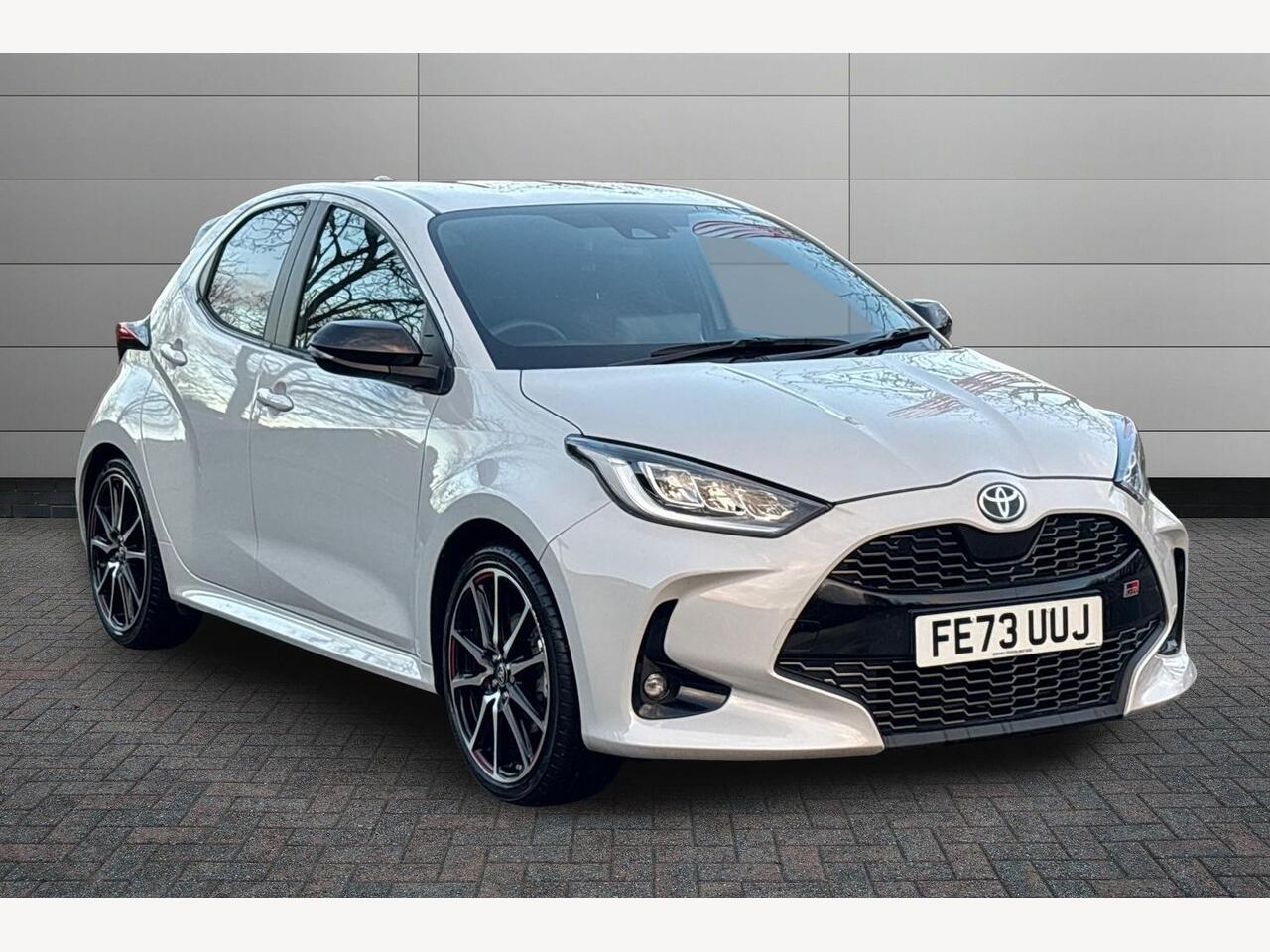 Main listing image - Toyota Yaris