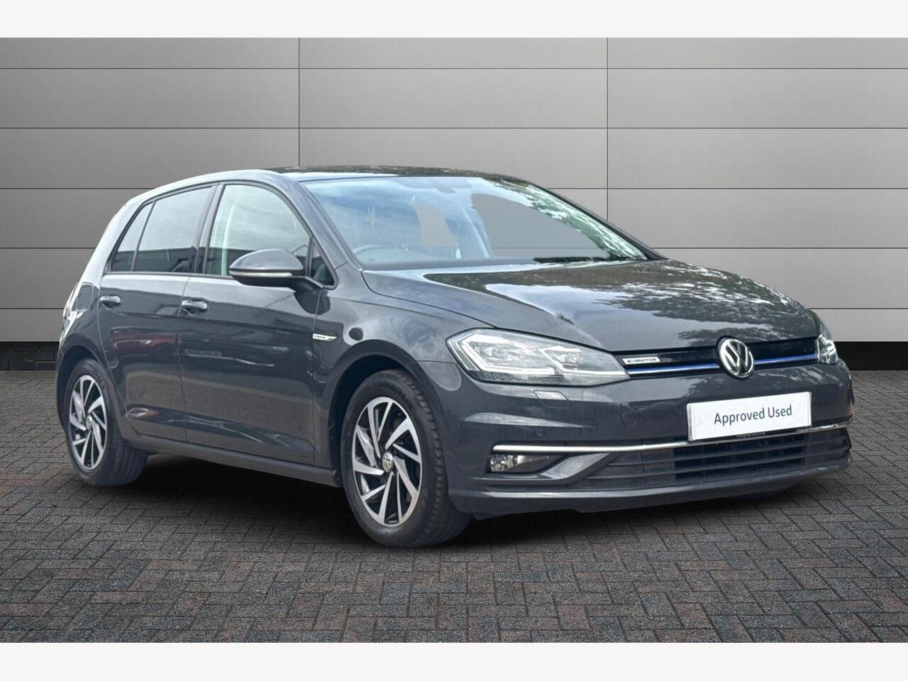 Main listing image - Volkswagen Golf