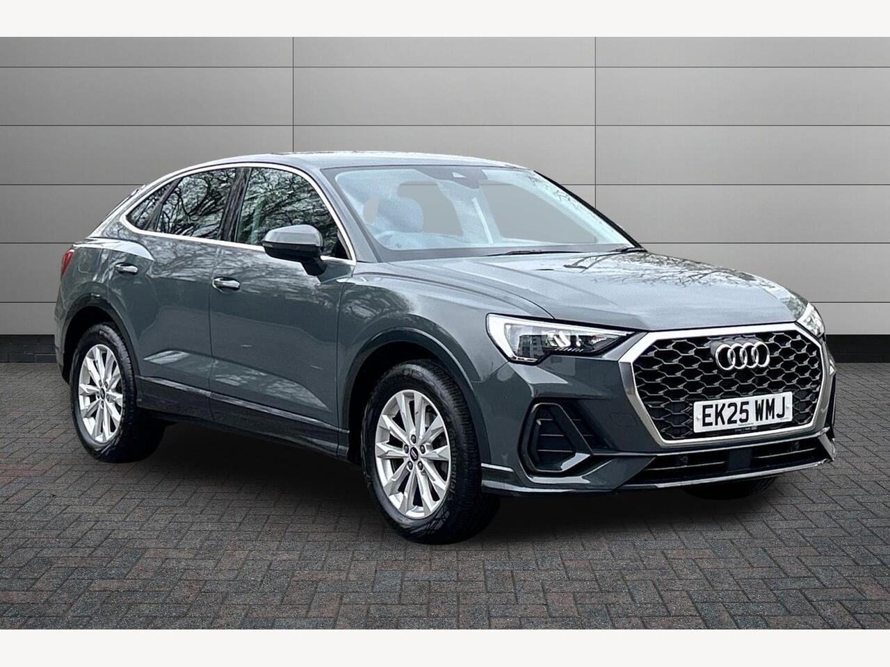 Main listing image - Audi Q3