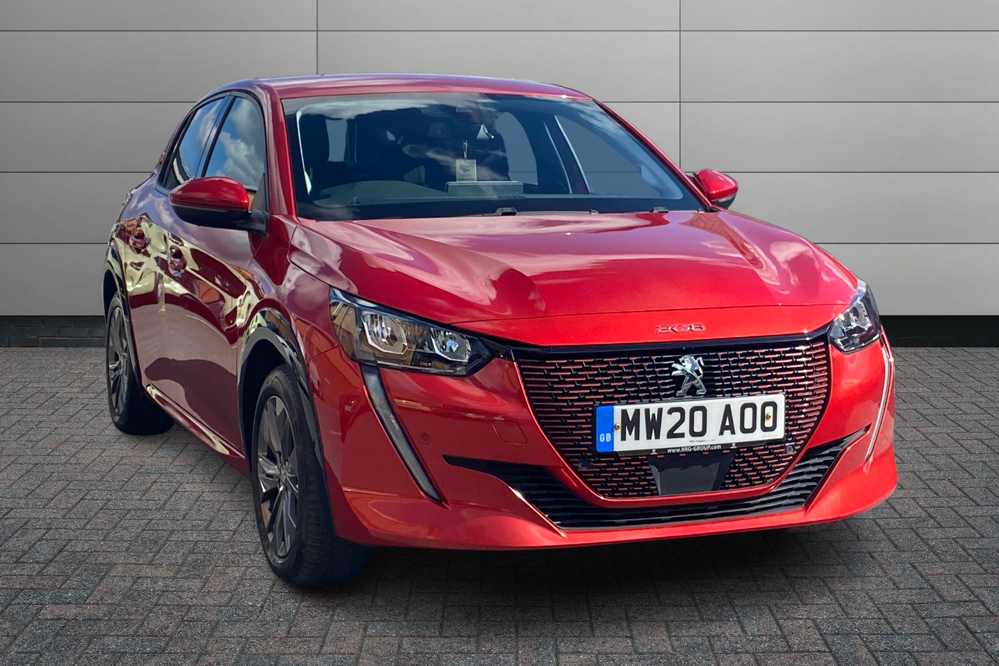 Main listing image - Peugeot 208
