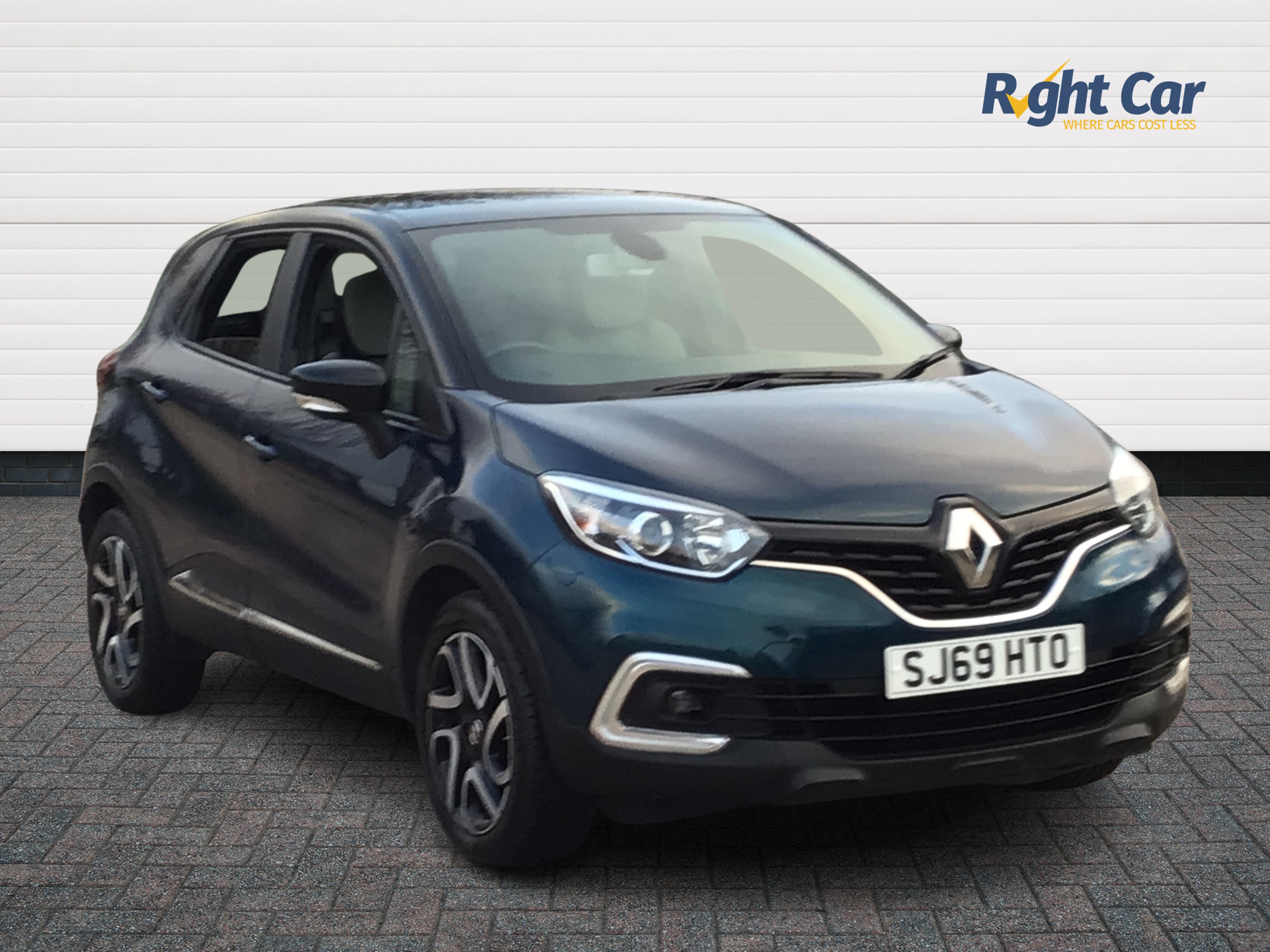 Main listing image - Renault Captur