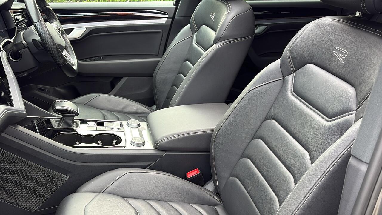 Main listing image - Volkswagen Touareg