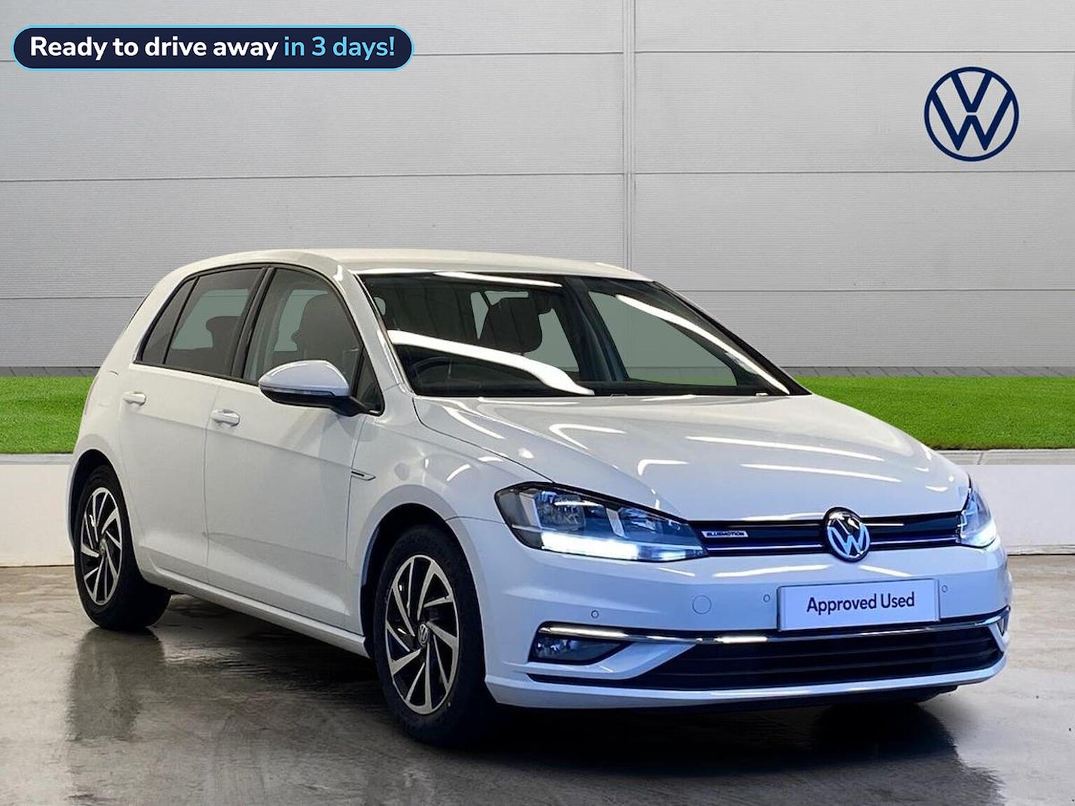 Main listing image - Volkswagen Golf