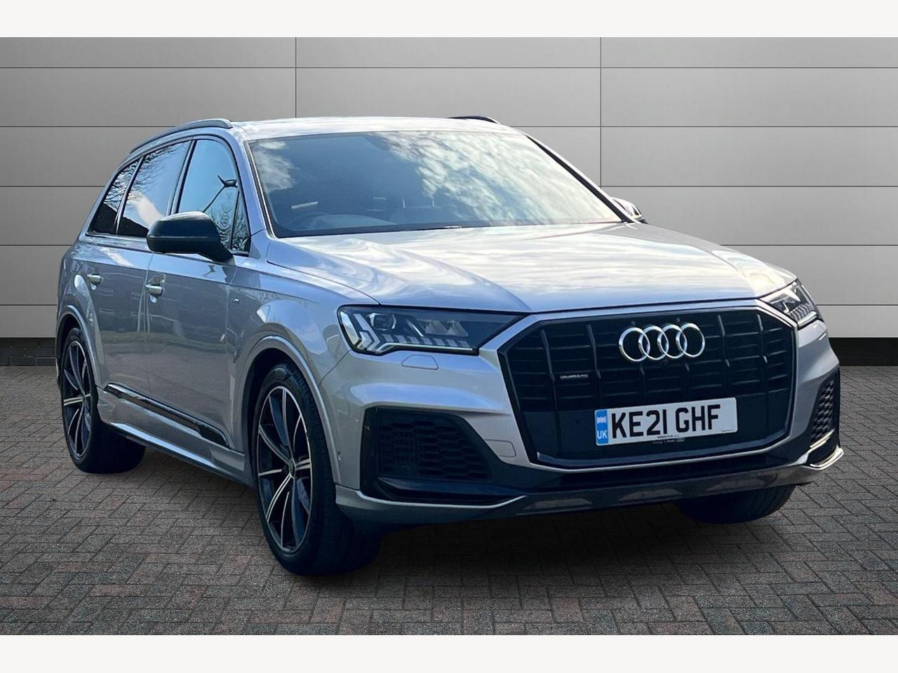 Main listing image - Audi Q7