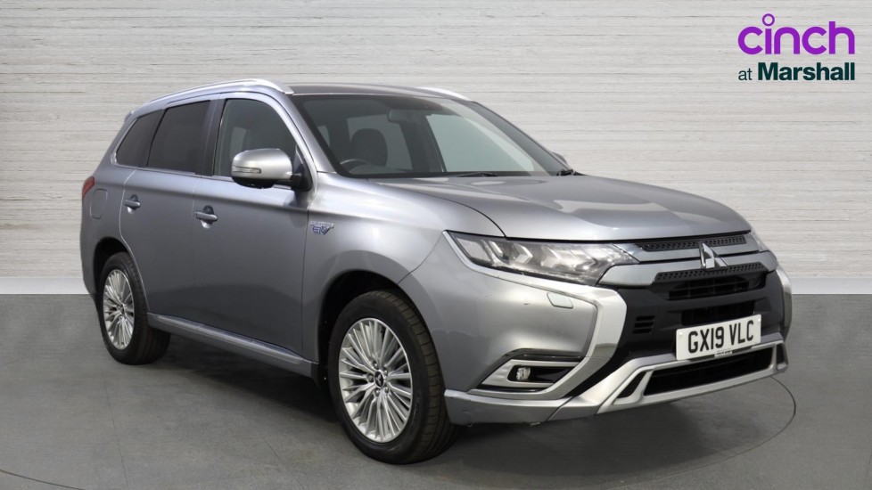 Main listing image - Mitsubishi Outlander