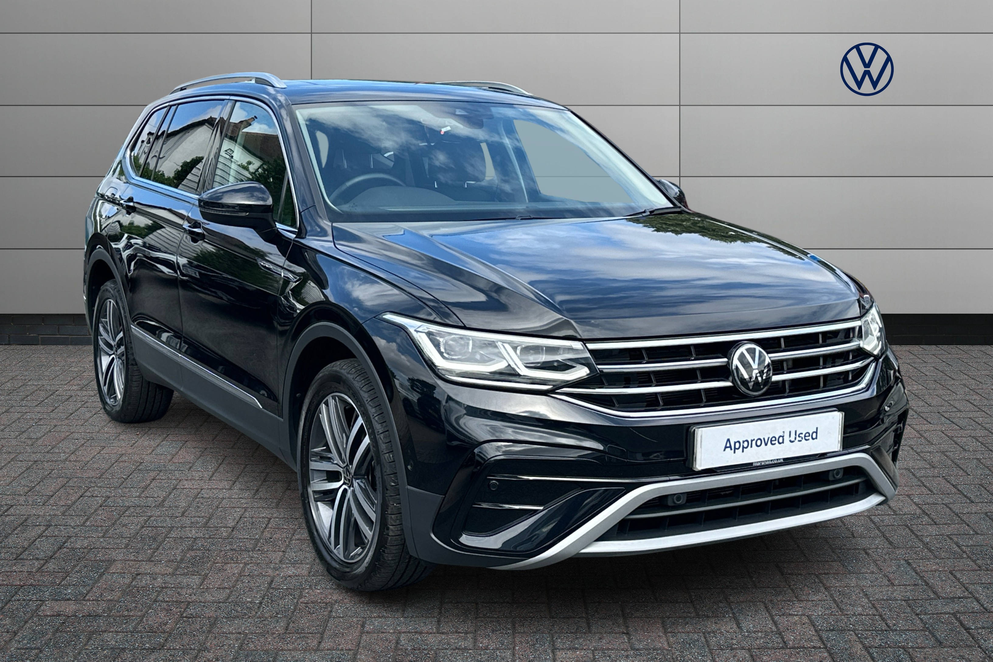 Main listing image - Volkswagen Tiguan Allspace