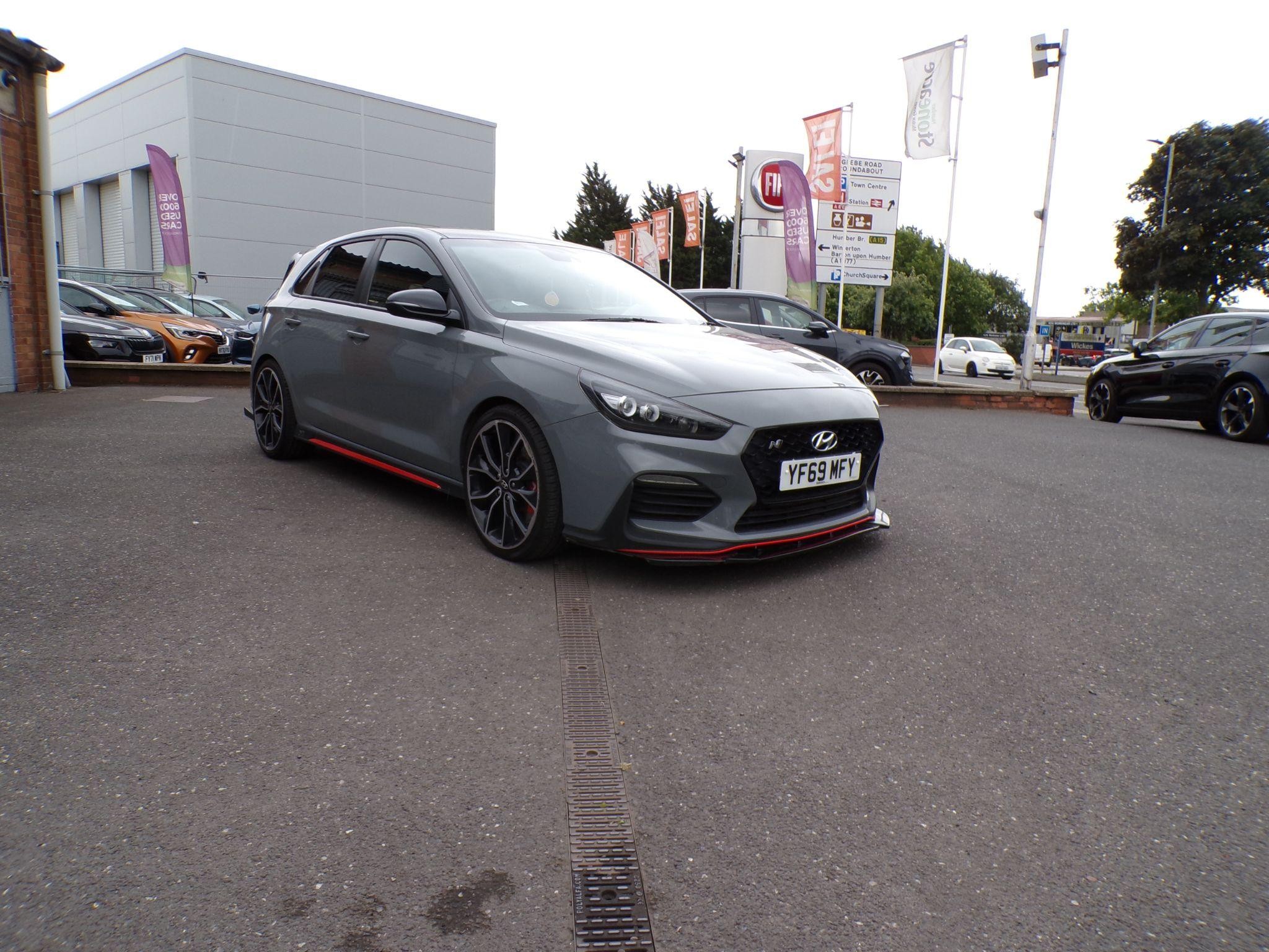 Main listing image - Hyundai i30 Fastback