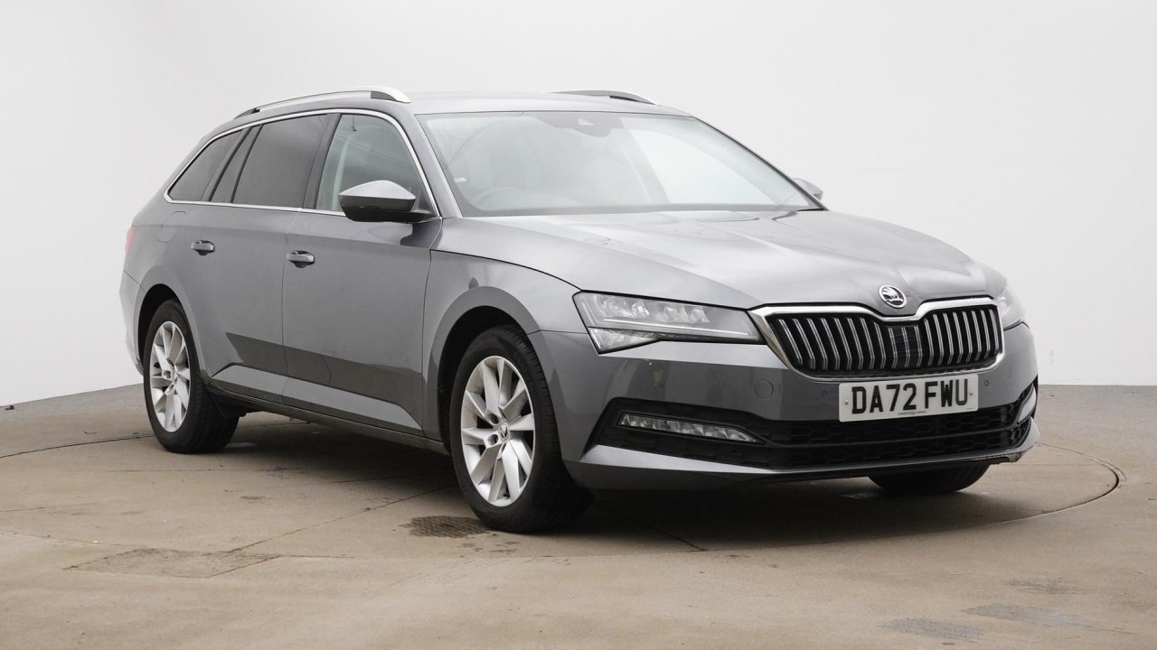 Main listing image - Skoda Superb Estate