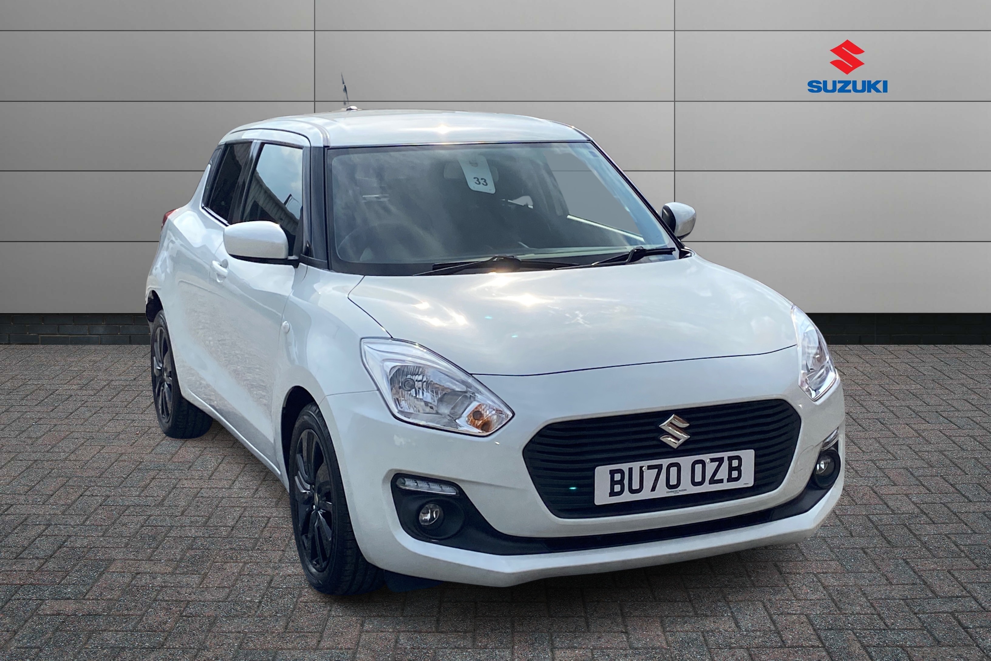 Main listing image - Suzuki Swift