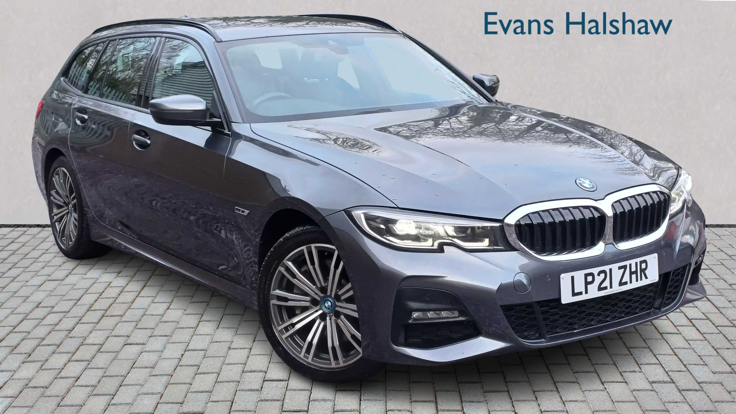 Main listing image - BMW 3 Series Touring