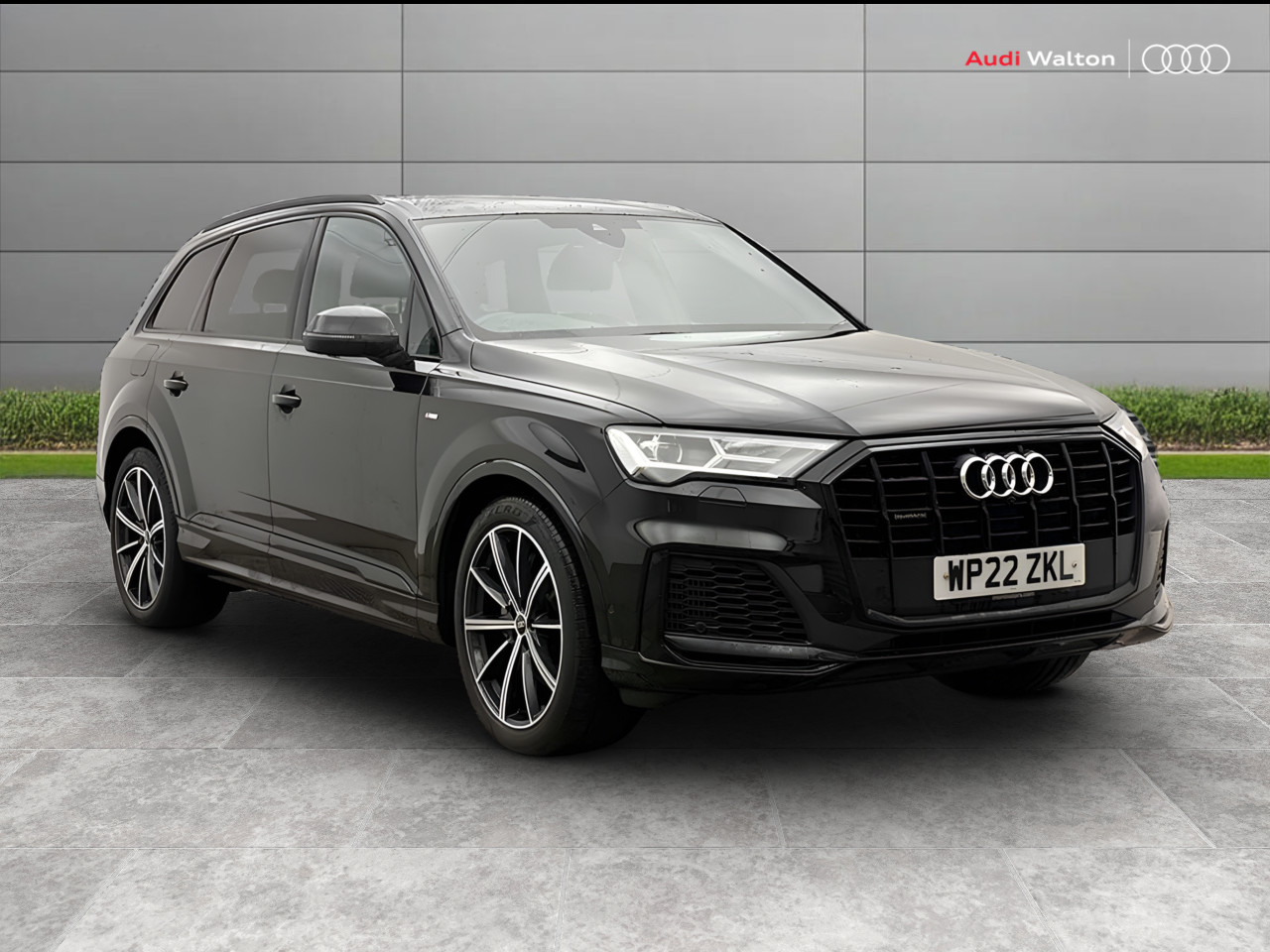 Main listing image - Audi Q7