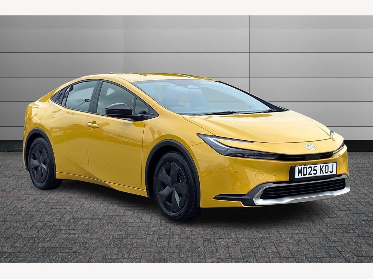 Main listing image - Toyota Prius Plug-In