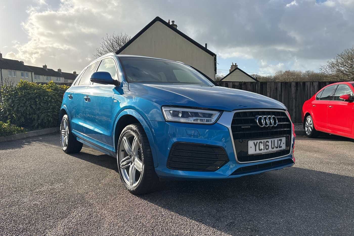 Main listing image - Audi Q3