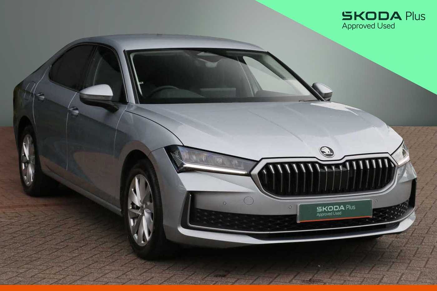 Main listing image - Skoda Superb