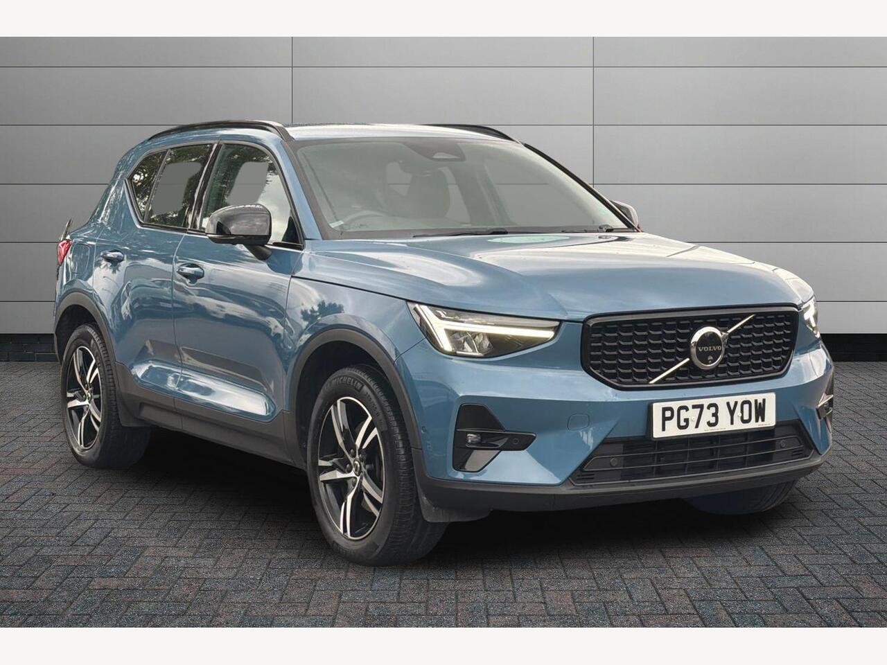 Main listing image - Volvo XC40