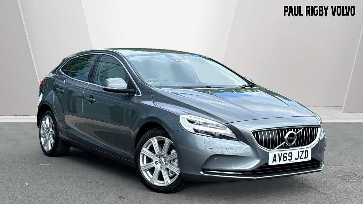 Main listing image - Volvo V40