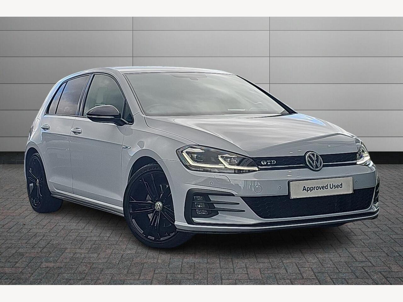 Main listing image - Volkswagen Golf