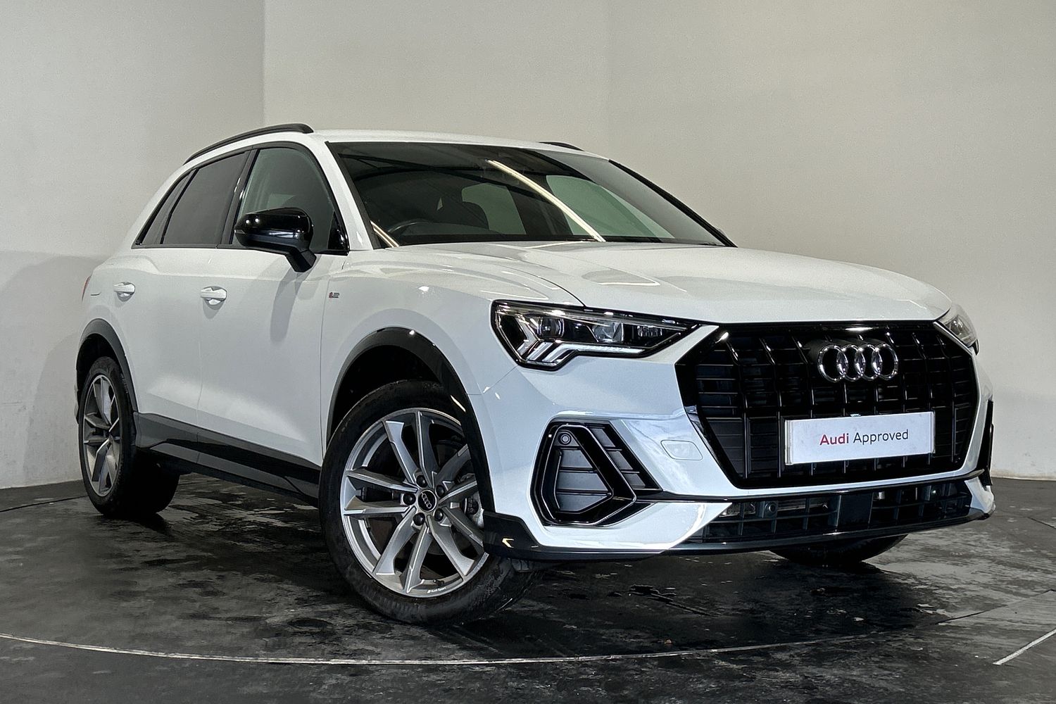 Main listing image - Audi Q3