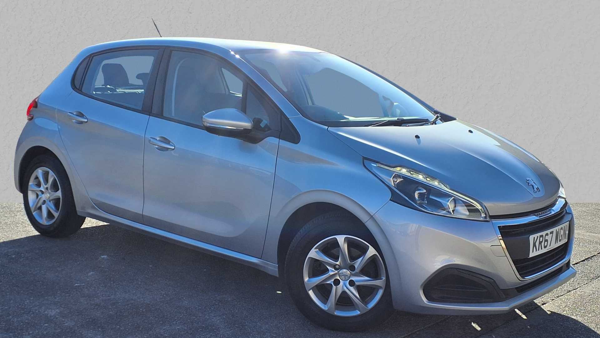 Main listing image - Peugeot 208