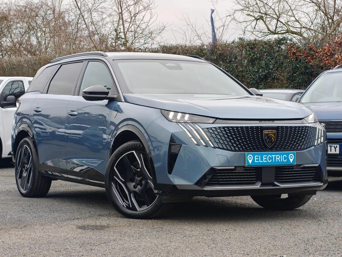 Main listing image - Peugeot 5008