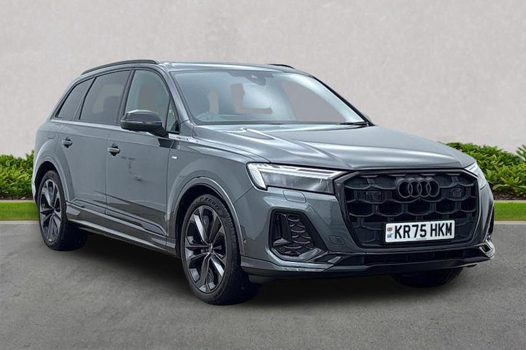 Main listing image - Audi Q7