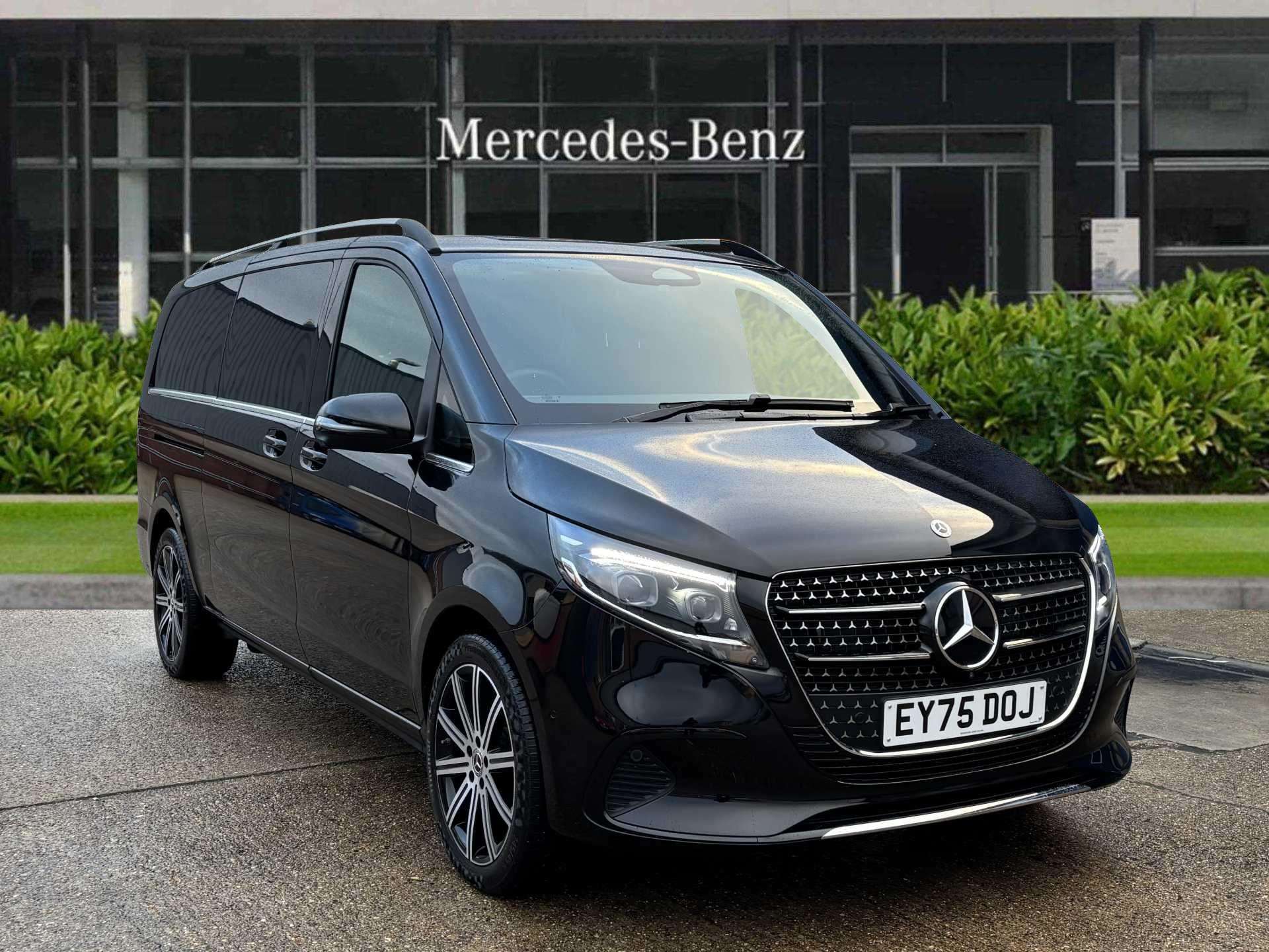 Main listing image - Mercedes-Benz V-Class