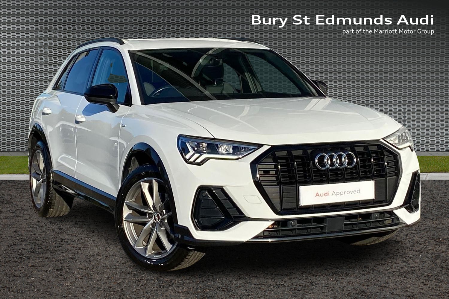 Main listing image - Audi Q3