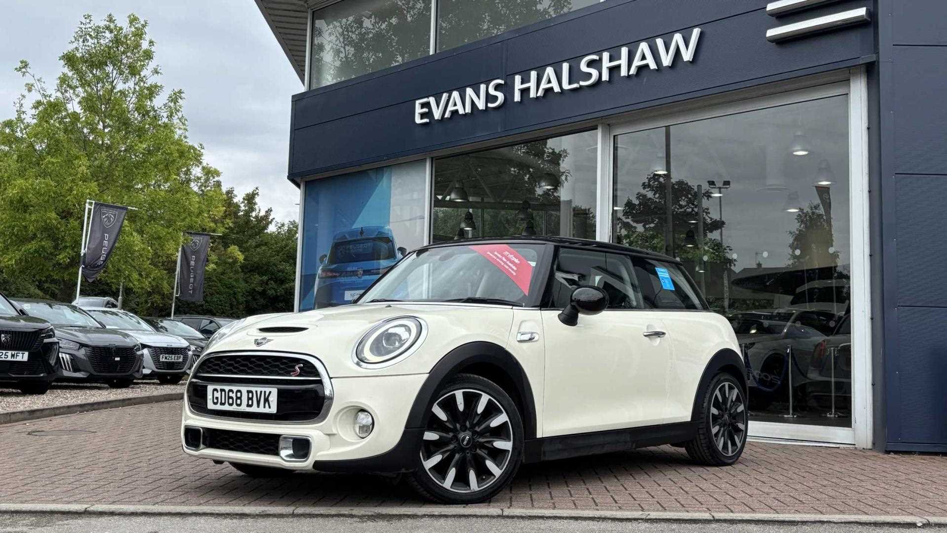 Main listing image - MINI Hatchback
