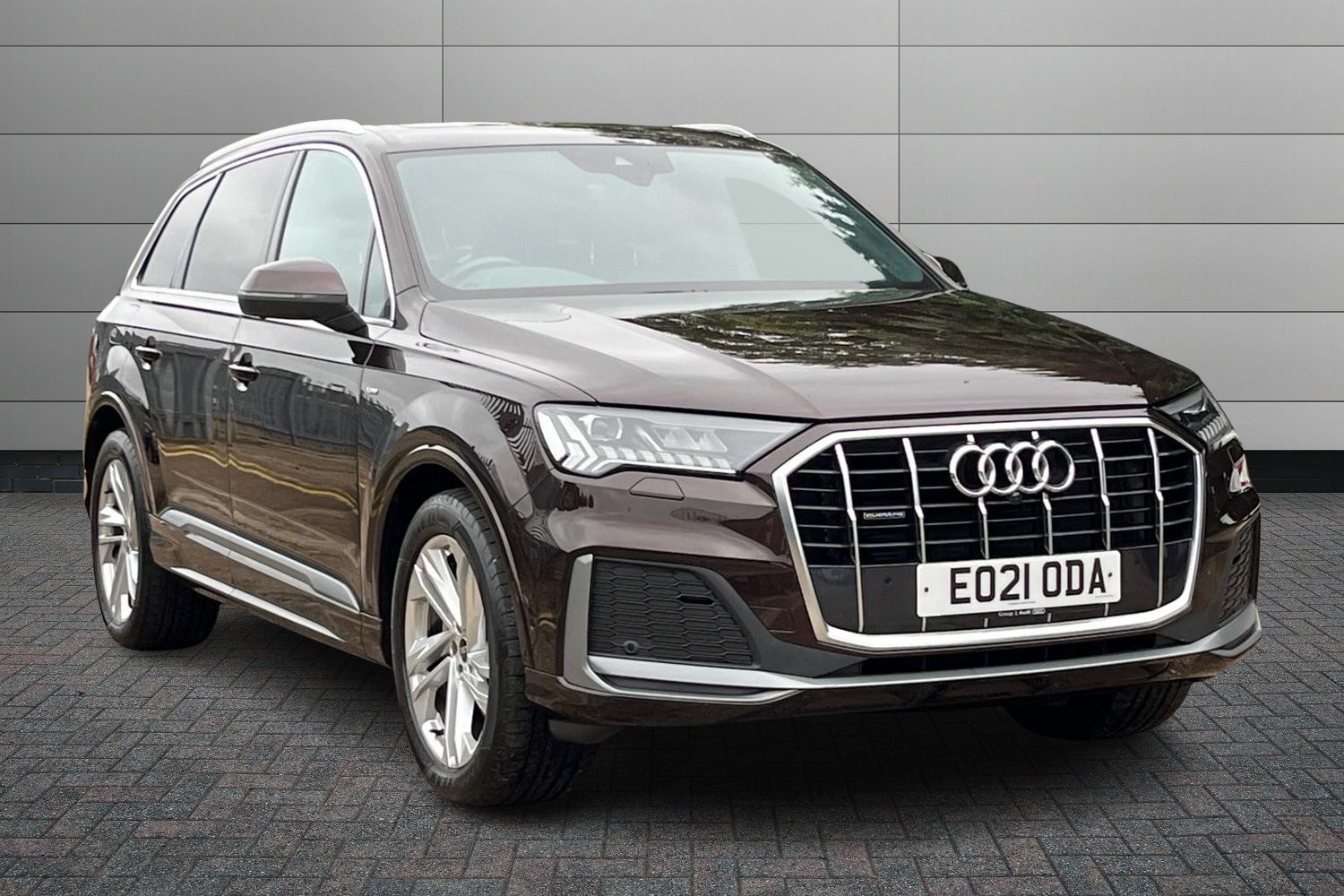 Main listing image - Audi Q7